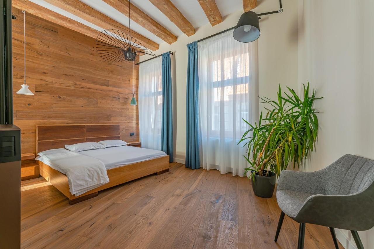 Premium Suites Postavarului Брашов Экстерьер фото